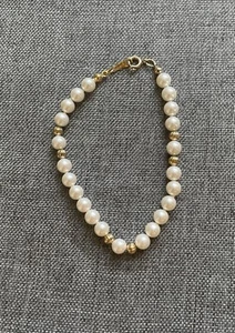 Perlen Faux Avon Armband 7" signiert mit goldfarbenen Spacern 1984 - Bild 1 von 6