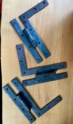 Ferro antigo original L.H. Conjunto de três dobradiças 4”X 6,5” parece ser feito à mão - Imagem 1 de 4