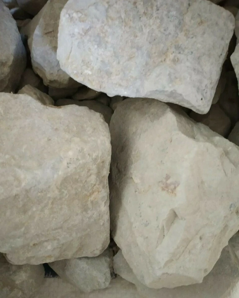 Arcilla de almendra - Terrosa, crujiente, color marrón claro, comestible horneado indio nakumatt Foto 1 de 1