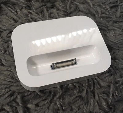 iPod Classic 3rd Generation Dock  INTERNATIONAL BUYERS WELCOME  ref.35 - Image 1 of 2