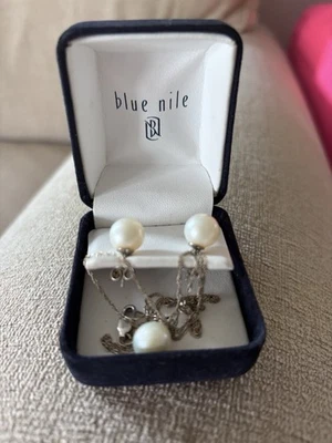 "Juego de perlas de agua dulce Blue Nile en oro blanco de 14 quilates 17,5"" combo 9-9,5 mm" Foto 1 de 4