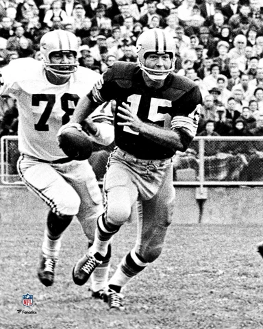Bart Starr Green Bay Packers Unsigned Scrambling 8" x 10" Photo - Fanatics Cover