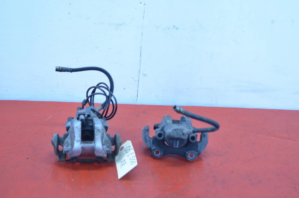 03-09 MERCEDES-BENZ W211 E500 后部左/右制动计算器套装 原始设备制造商 — 第 1/4 张图片