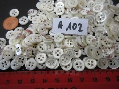 50 Mini Perlmutt Knöpfe toller Schimmer ca.10 mm Nähen Basteln siehe Bild A102 - Bild 1 von 3