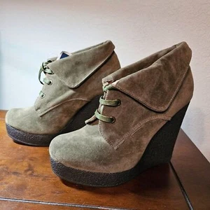 Nuevos zapatos de cuña con plataforma DOLLHOUSE para mujer nuevos en caja talla 7,5 verde oliva - Imagen 1 de 5