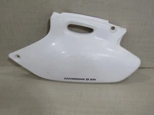 Yamaha WR400F WR426F WR250F 1998-2002 OEM PANEL LATERAL IZQUIERDO 5BF-21711-00 - Imagen 1 de 5