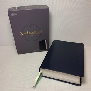 She Reads Truth BIBLE CSB, Navy LeatherTouch, Full-Color Design, w/ Original Box - Imagen 1 de 24