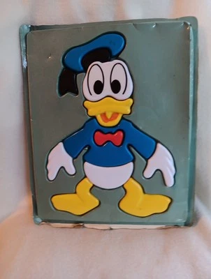 Donald Duck Plastic 3D Vintage Puzzle - Image 1 of 4