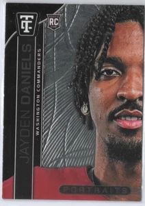 2024 Panini Totalmente Certificato - Ritratti Jayden Daniels #1 Specchio (RC) - Foto 1 di 3
