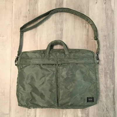 Bolso de Hombro Porter × BAPE CAMO Tanker Olive A Bathing Ape Foto 1 de 4