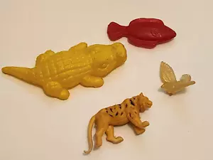 JUGUETES DE PLÁSTICO De Colección Animales Desconocidos HECHOS EN HONG KONG, ETC. - Imagen 1 de 3