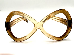 NINA RICCI Model  147 - Picture 1 of 5