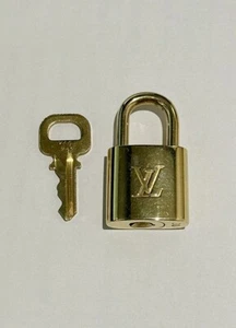 Auth LOUIS VUITTON Cadena PadLock Lock&Key Gold Number random "inferior quality" - Picture 1 of 1