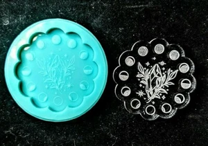 Molde de SILICONA Grabado Fases CRISTAL Brillante y LUNA - Dije Artesanal Arcilla de Resina - Imagen 1 de 3