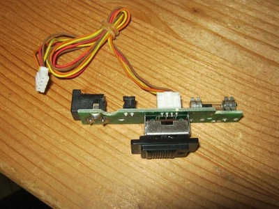 Graupner MC 22 Ersatzteil Ladeplatine mit Sicherung und Schalter - Bild 1 von 2