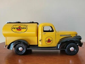 1/19 (IB) 1946 Chevy tanker , needs cleaning . no box , - Picture 1 of 8