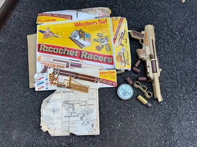 Juego de juguetes Western Ricochet Racers 1974 vintage como está para piezas. Foto 1 de 4