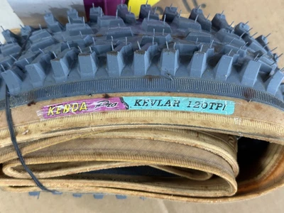 Neumático de bicicleta de montaña Kenda Pro plegable Skinwall gris MTB 26x210 de colección nuevo en stock Foto 1 de 4