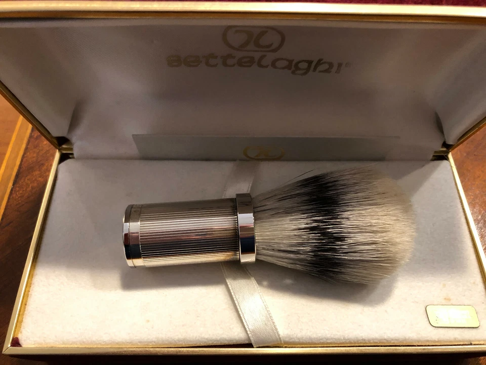 Pennello da barba in argento - marca Settelaghi - mai utilizzato (nuovo) - Immagine 1 di 1