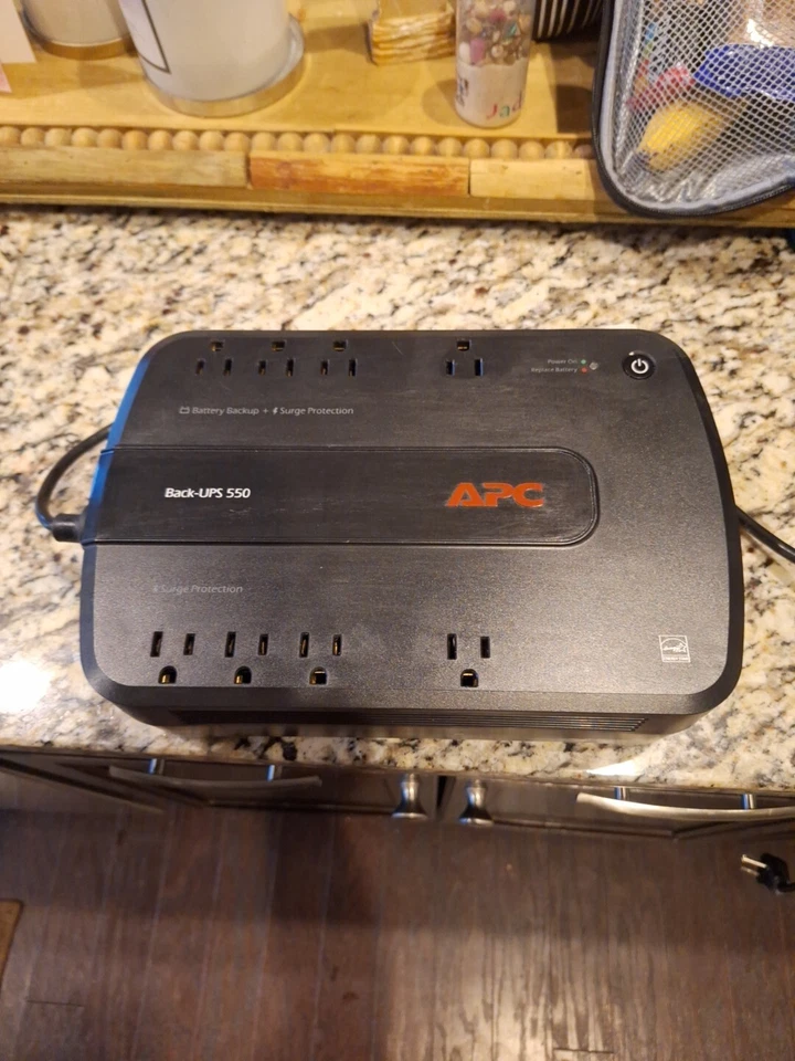 APC Back-UPS ES 550 BE550G 8 Outlets UPS With Cables and Battery,WORKING, - Image 1 of 3