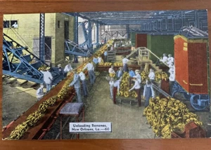 Linen Postcard - EC Kropp Co - Unloading Bananas - New Orleans LA - Picture 1 of 2