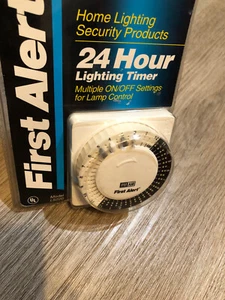 First Alert 24 Hour Lighting Timer Model LS220 Home Security Prevention - Picture 1 of 5