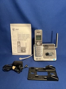 AT&T Model # CL82351 Srebrna słuchawka do telefonu bezprzewodowego + podstawa ładowania odbierania - Zdjęcie 1 z 5