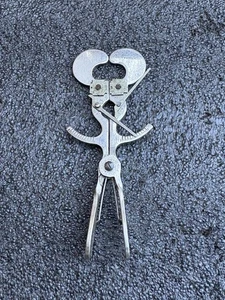 VINTAGE UNBRANDED PALLET STONE SETTER WATCHMAKER'S TOOL SWISS made - Picture 1 of 9