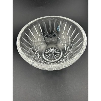 Hermosa pieza de exhibición de decoración del hogar con diseño de corte de diamante de cuenco de cristal Waterford Foto 1 de 4
