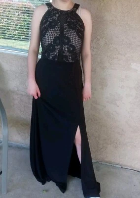 VESTIDO NOTURNO FEMININO TAMANHO 14W PRETO COM ZÍPER PESCOÇO HALTER SEM MANGAS SAIA DE FENDA ELÁSTICA - Imagem 1 de 4