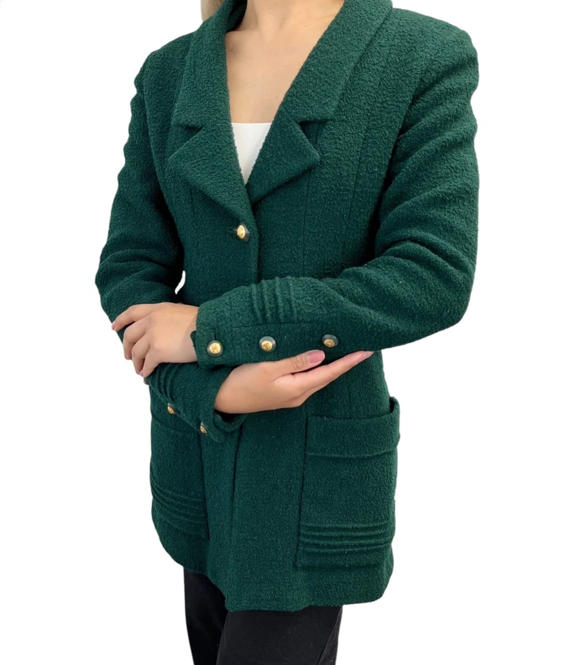 Chaqueta CHANEL Vintage Marca CC Logo Tweed Botón Bolsillo Verde Dorado Lana Foto 1 de 4