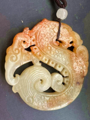 中国软玉和田古玉空雕刻仿长龙彭丹 — 第 1/4 张图片