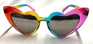Sonnenbrille in Herzform - Kratzer auf Gläsern - siehe Bilder - Bild 1 von 3