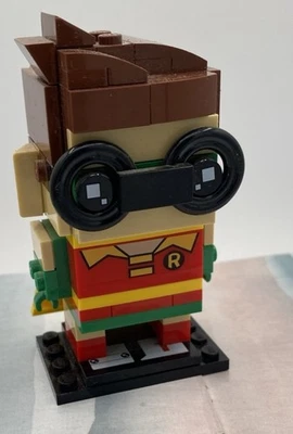 LEGO 41587 BrickHeadz #3 Robin - The Batman Movie 99% Complete Preowned - Image 1 of 4