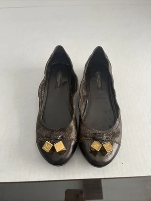 Pisos de ballet con monograma Louis Vuitton talla 35,5 o talla 5,5 de EE. UU. Foto 1 de 4