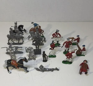 Konvolut 18 britische Soldaten, Pferde und spanische Figuren aus Metall Zinn & Blei? Gebraucht - Bild 1 von 24
