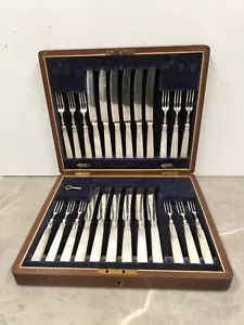 SILVER & MOTHER OF PEARL KNIVES & FORKS SHEFFIELD 1915 HALLMARKS JAMES DIXON - Picture 1 of 16