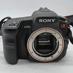 Sony Alpha A200 10.2MP Digital SLR DSLR Camera w/ 18-70mm Lens - Picture 1 of 11
