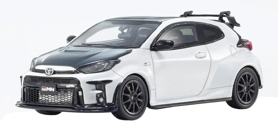 Toyota GRMN Yaris Circuit Package (White Pearl) 1 43 Kyosho