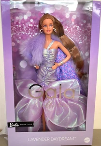 Barbie Sig Black Label Gala LAVENDER DAYDREAM Barbie 2025 con caja arrugada de remitente - Imagen 1 de 5