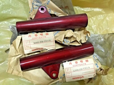 Honda 90 CL90 CS90 S90 L/R Cover Upper Front Fork Red NOS 51602&51606-028-010AA Foto 1 de 4