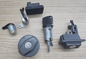 VAUXHALL VECTRA A OPEL COMPLETE LOCK SET NEW OLD STOCK RARE NOW - Picture 1 of 5