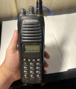 Kenwood P25 Radio TK-5210-K3 V2.0 Trunking With Antenna And Battery - Afbeelding 1 van 6