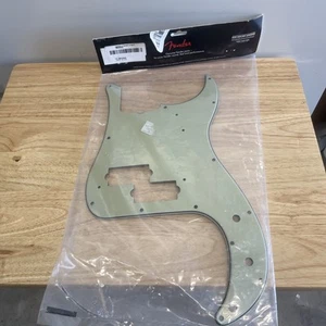 Original Fender '63 Pure Vintage Precision/P-Bass Schlagbrett, 13-Loch - MINT GREEN - Bild 1 von 3