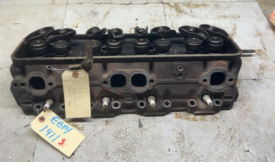 1988-1995 SILVERADO SIERRA 1500 2500 V-8 350 5.7L Engine Cylinder Head Assembly - Image 1 of 4