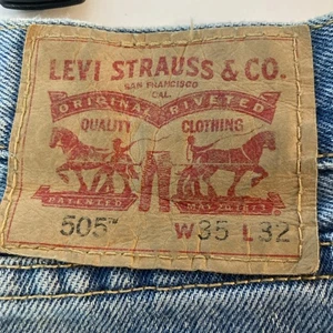 Levi's 505 Regular Fit Straight Rugged Denim Blue Jeans Mens Sz 35 x 30 - Picture 1 of 9
