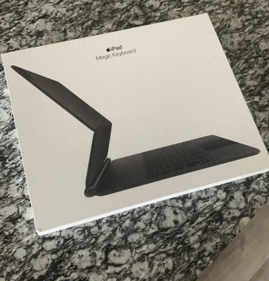 Magic Keyboard for iPad Pro 12.9‑inch (3rd, 4th, 5th gen) - English - Black - Image 1 of 4