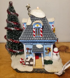 RETRO 2003 DEPARTMENT 56 "OH SUCH A CLATTER GARAGE" PORCELAIN LIGHTED HOUSE - Picture 1 of 12