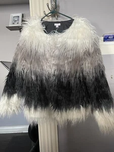 Women’s Faux Fur Coat - Bild 1 von 3