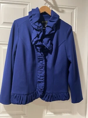 traje mujer (chaqueta y falda) bolsillos en chaqueta y agujeros de bucle para cinturón   Foto 1 de 4